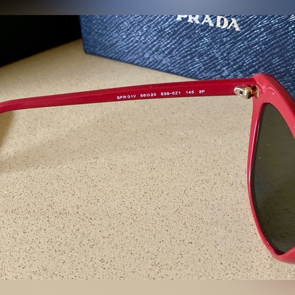 PRADA Catwalk Cat Eye Red Sunglasses Retro Vintage - Picture 3 of 7